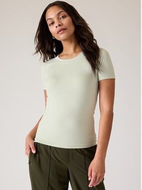 Athleta renew seamless ribbed Short Sleeve Crewneck Top celadon tint small